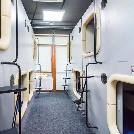 AV-1 Capsule Hotel Kiev Exterior foto