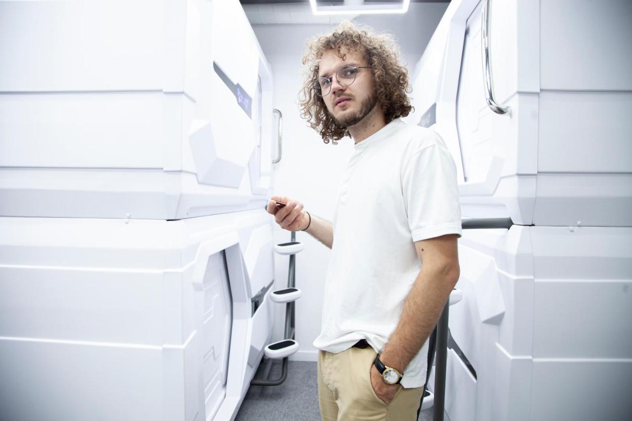 AV-1 Capsule Hotel Kiev Exterior foto