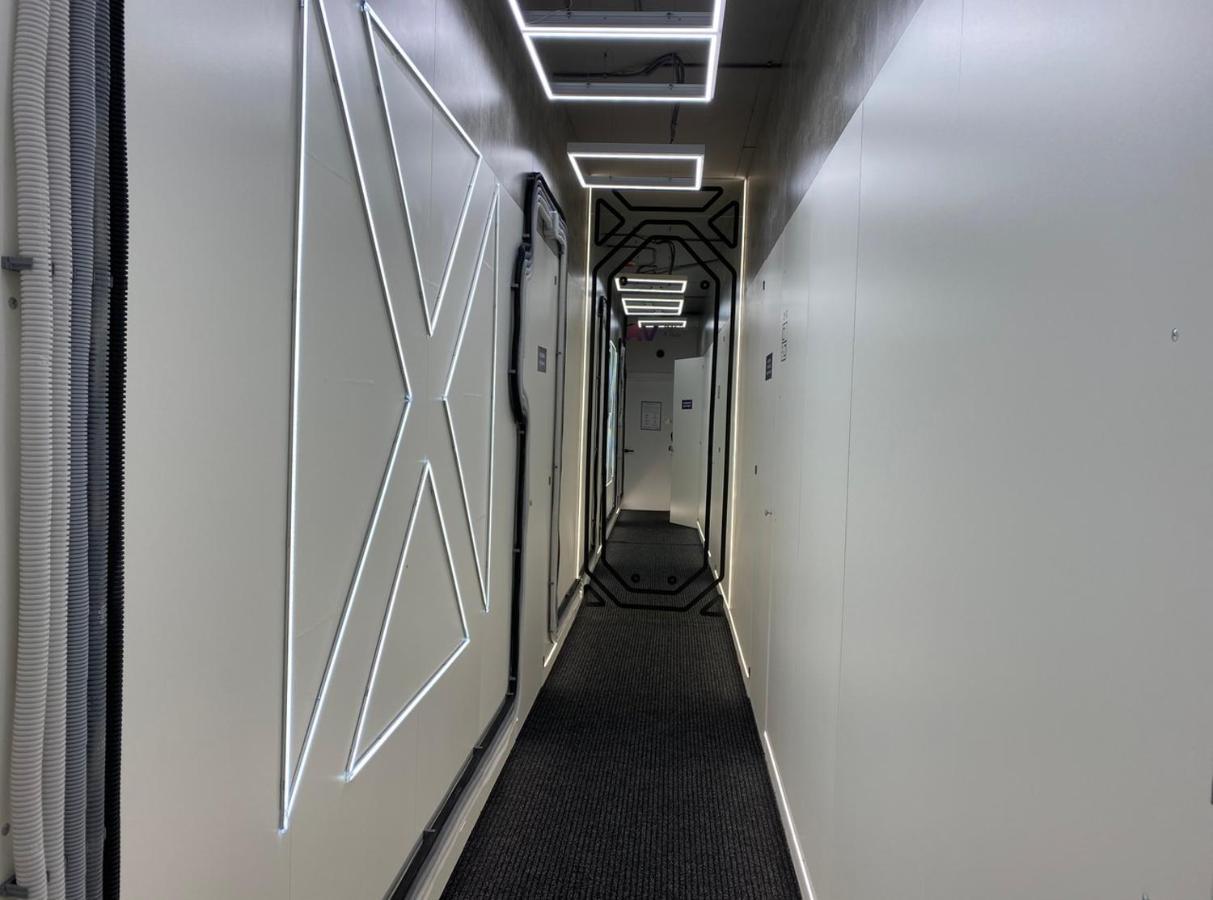 AV-1 Capsule Hotel Kiev Exterior foto