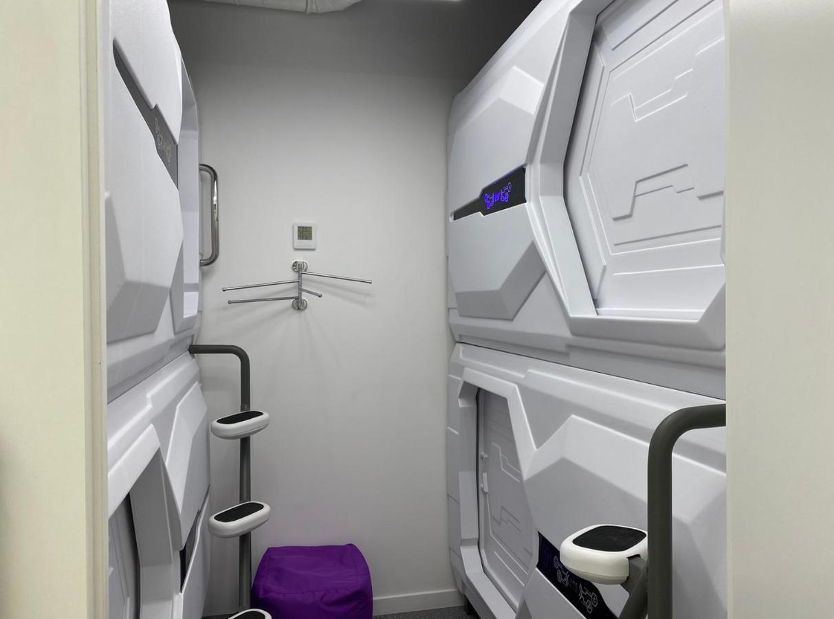 AV-1 Capsule Hotel Kiev Exterior foto