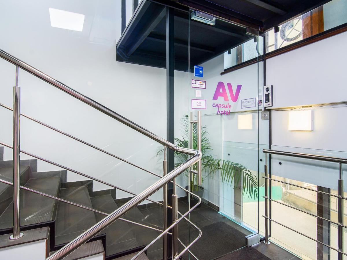 AV-1 Capsule Hotel Kiev Exterior foto
