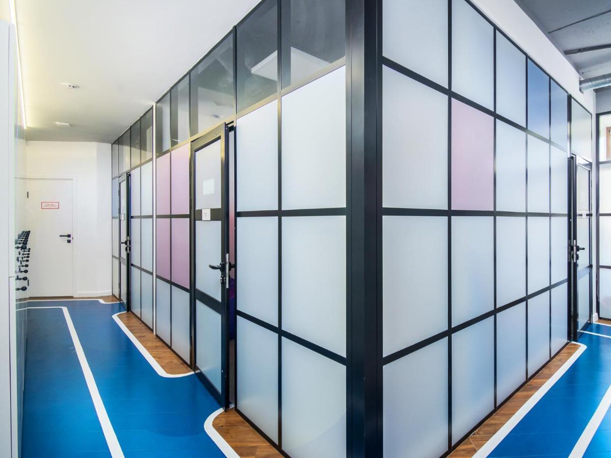 AV-1 Capsule Hotel Kiev Exterior foto