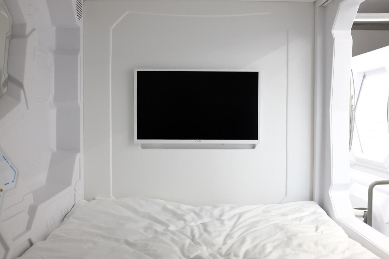 AV-1 Capsule Hotel Kiev Exterior foto