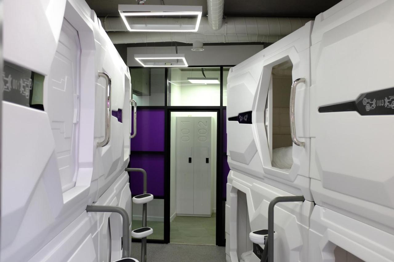 AV-1 Capsule Hotel Kiev Exterior foto